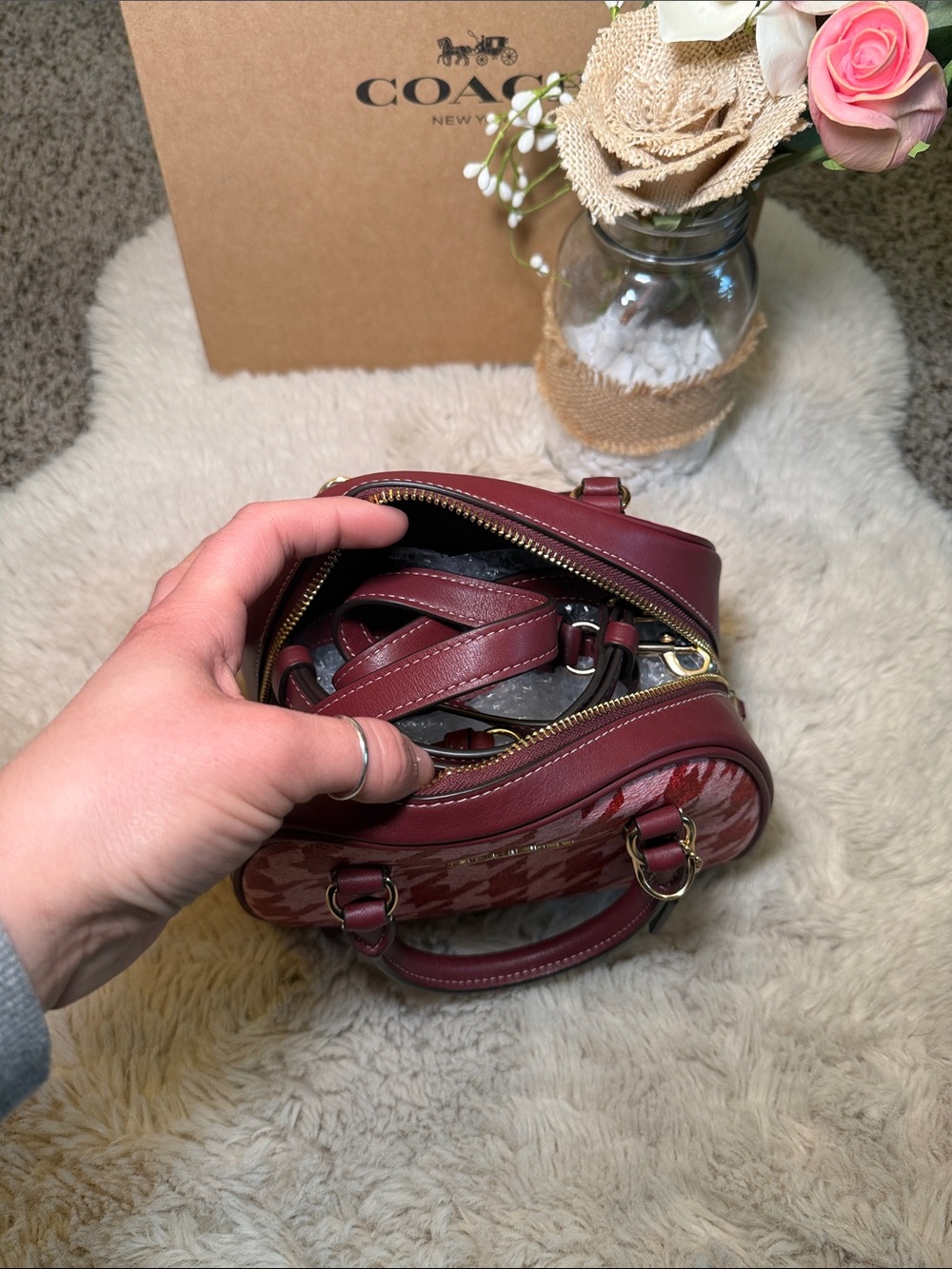 ✨NWT COACH Red Houndstooth Dome Satchel Bag✨ - Picture 7 of 12